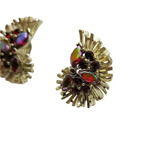 Lisner AB Red Rhinestone Flower Gold Tone Clip Vintage Earrings - Picture 3 of 5
